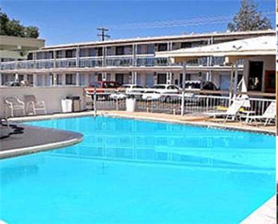 Winnemucca Holiday Motel Экстерьер фото