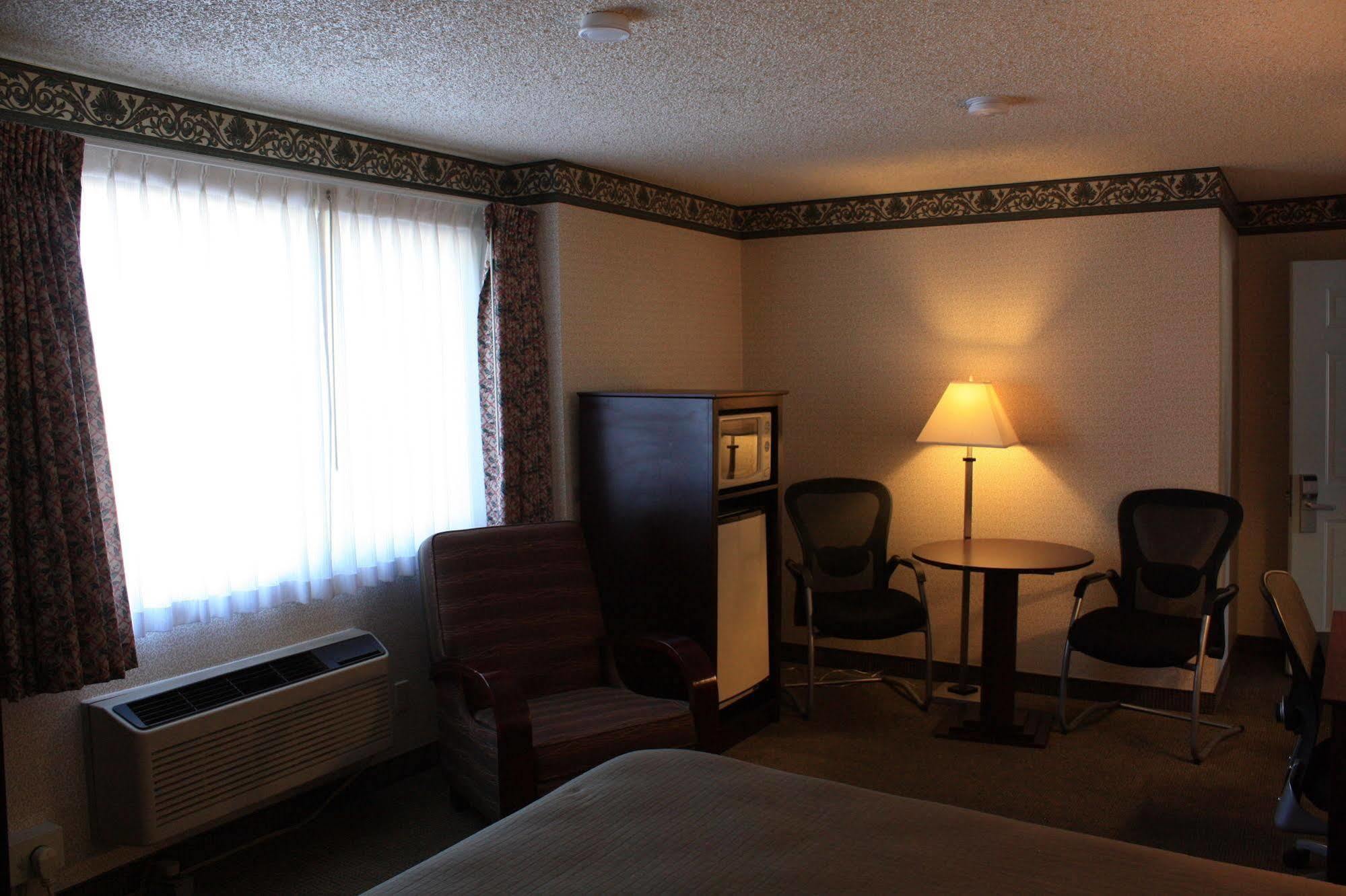 Winnemucca Holiday Motel Экстерьер фото