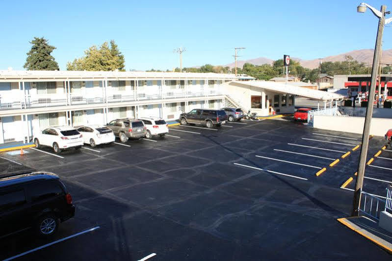 Winnemucca Holiday Motel Экстерьер фото